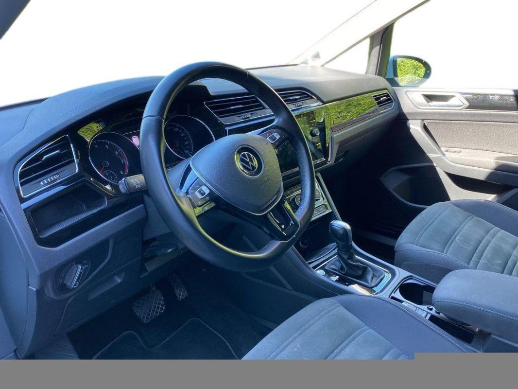 Volkswagen Touran - Photo 9
