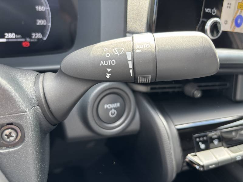 Toyota C-HR - Photo 24