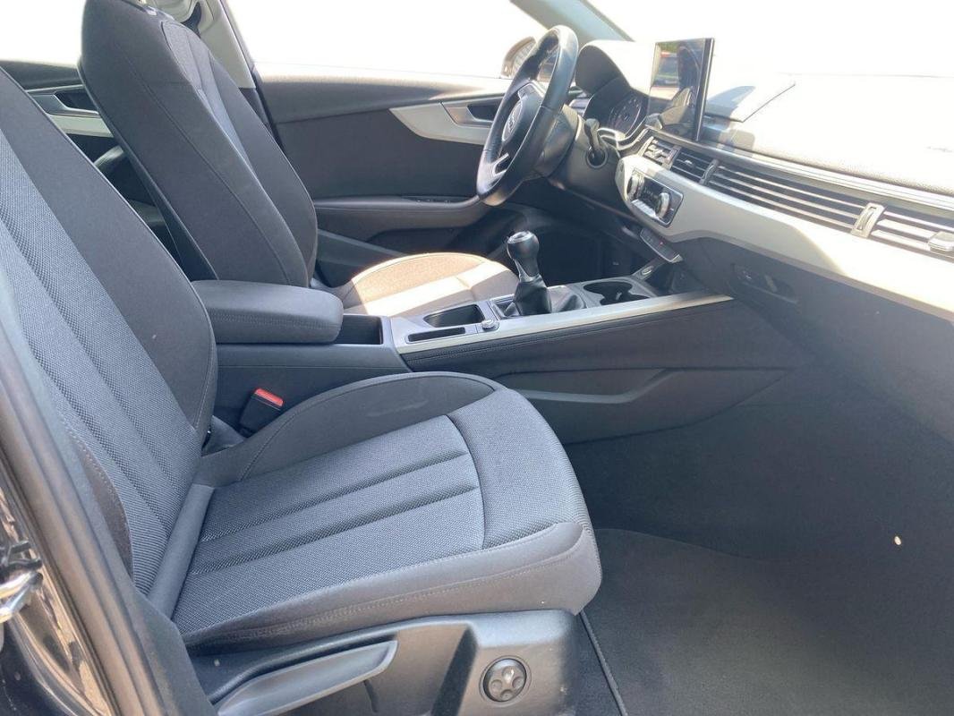 Audi A4 - Photo 13