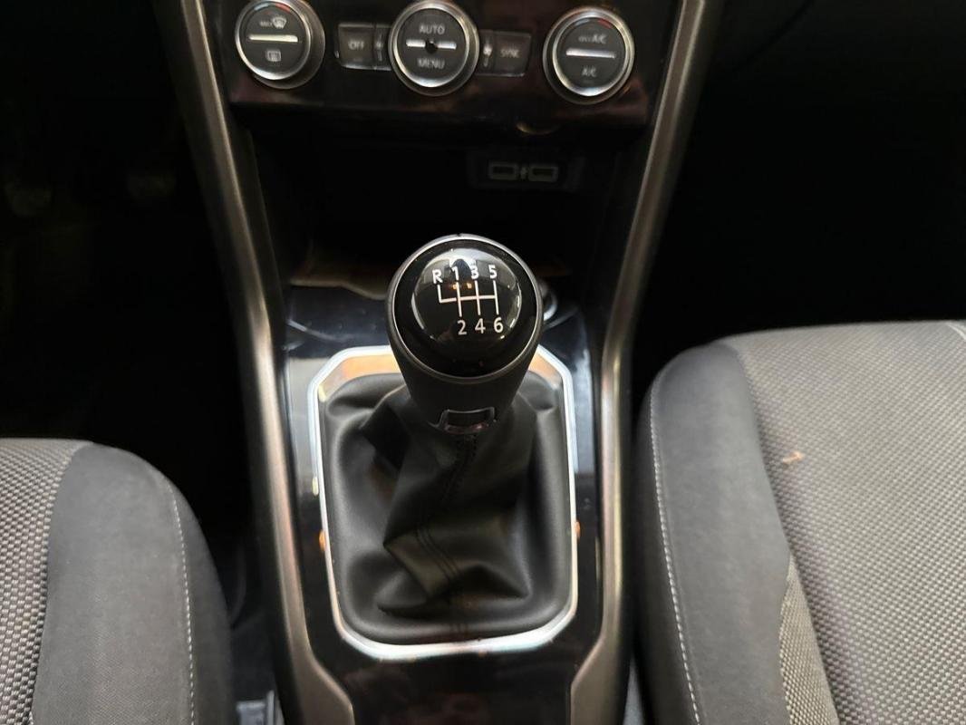 Volkswagen T-Roc - Photo 11