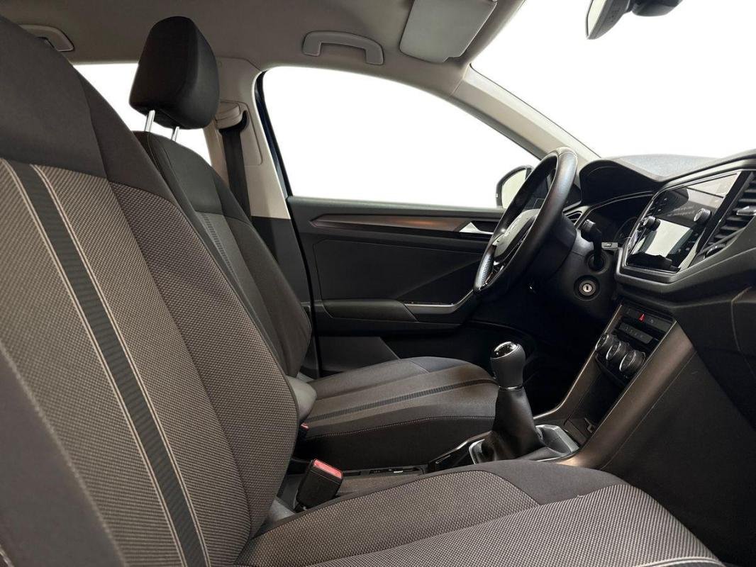 Volkswagen T-Roc - Photo 13