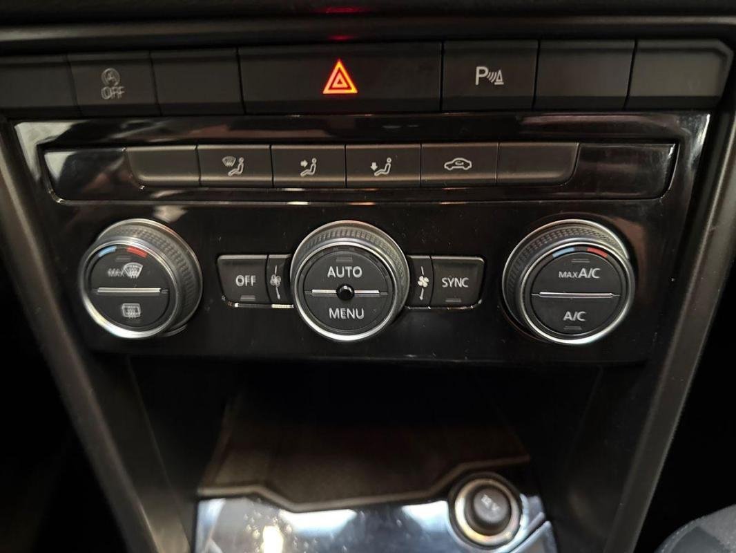 Volkswagen T-Roc - Photo 19