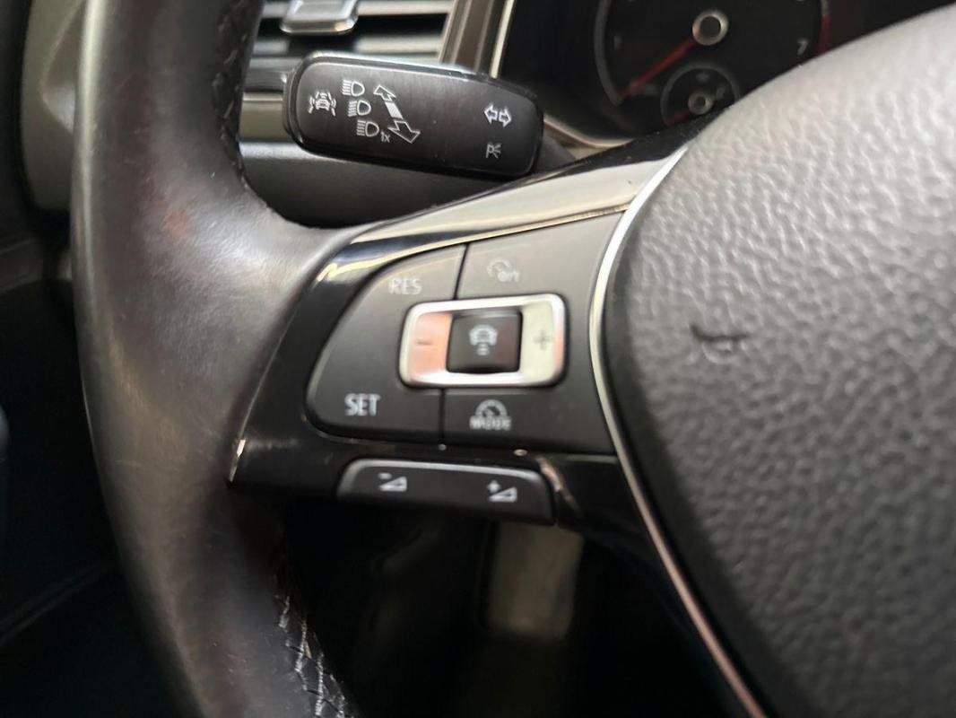 Volkswagen T-Roc - Photo 21
