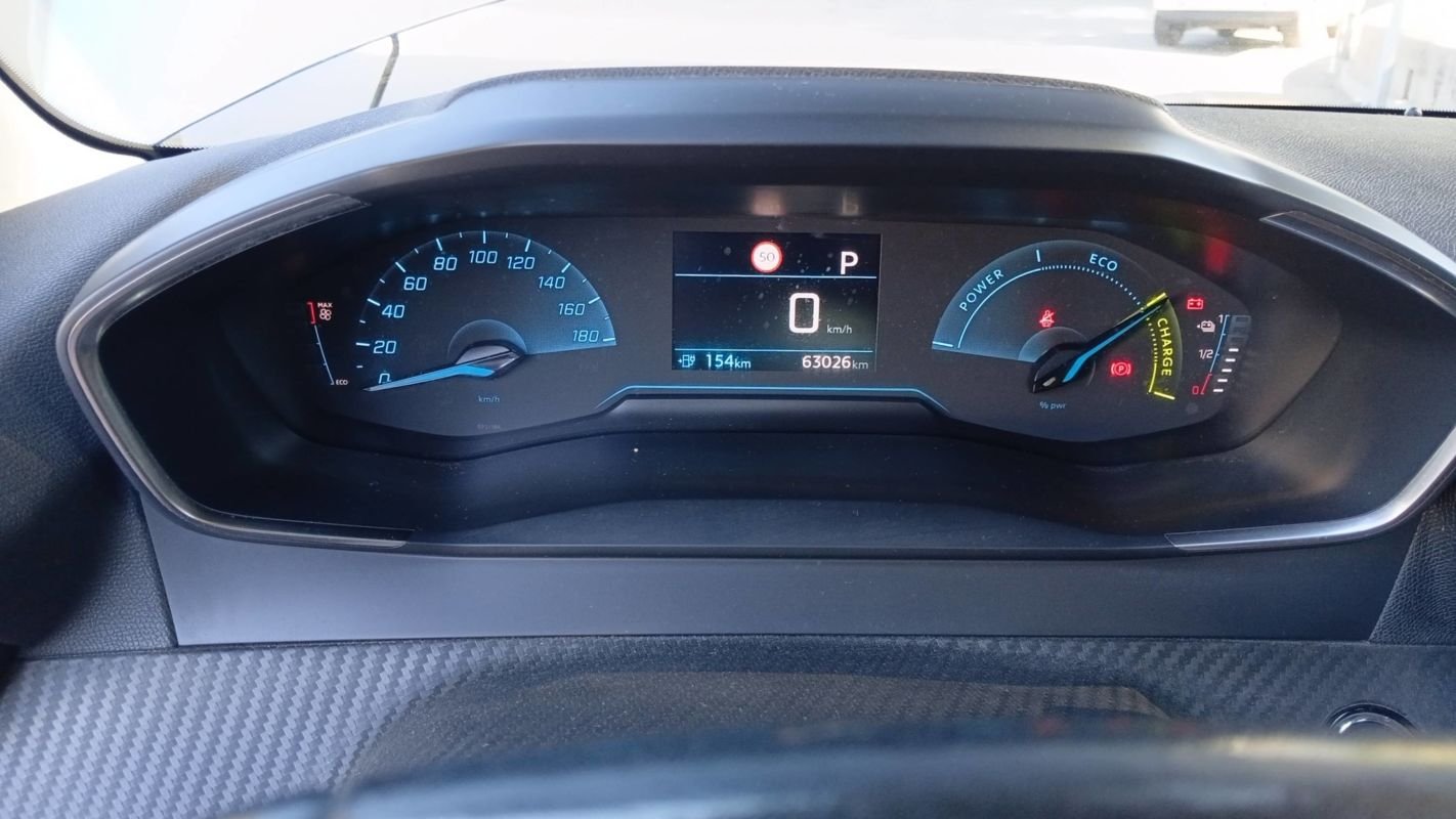 Peugeot E-208 - Photo 12