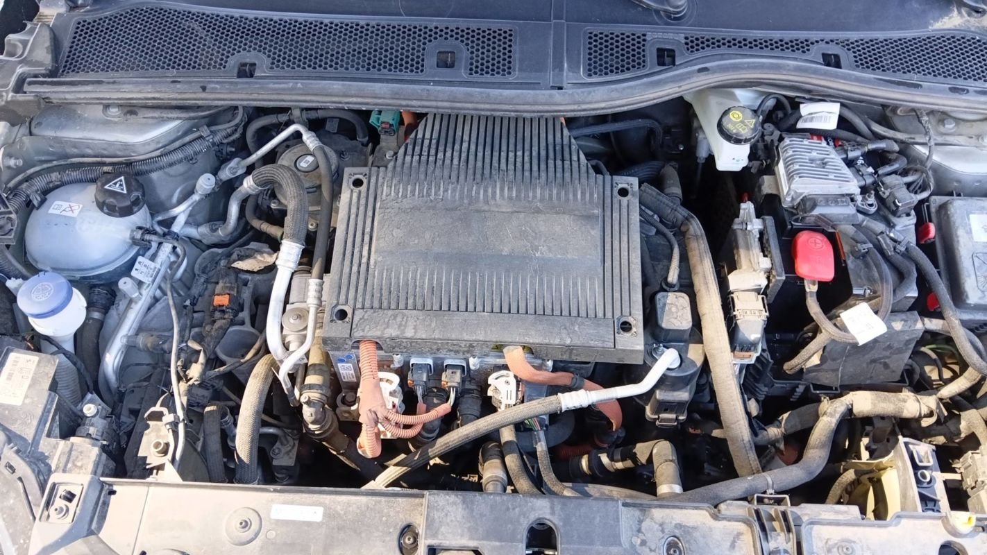 Peugeot E-208 - Photo 15