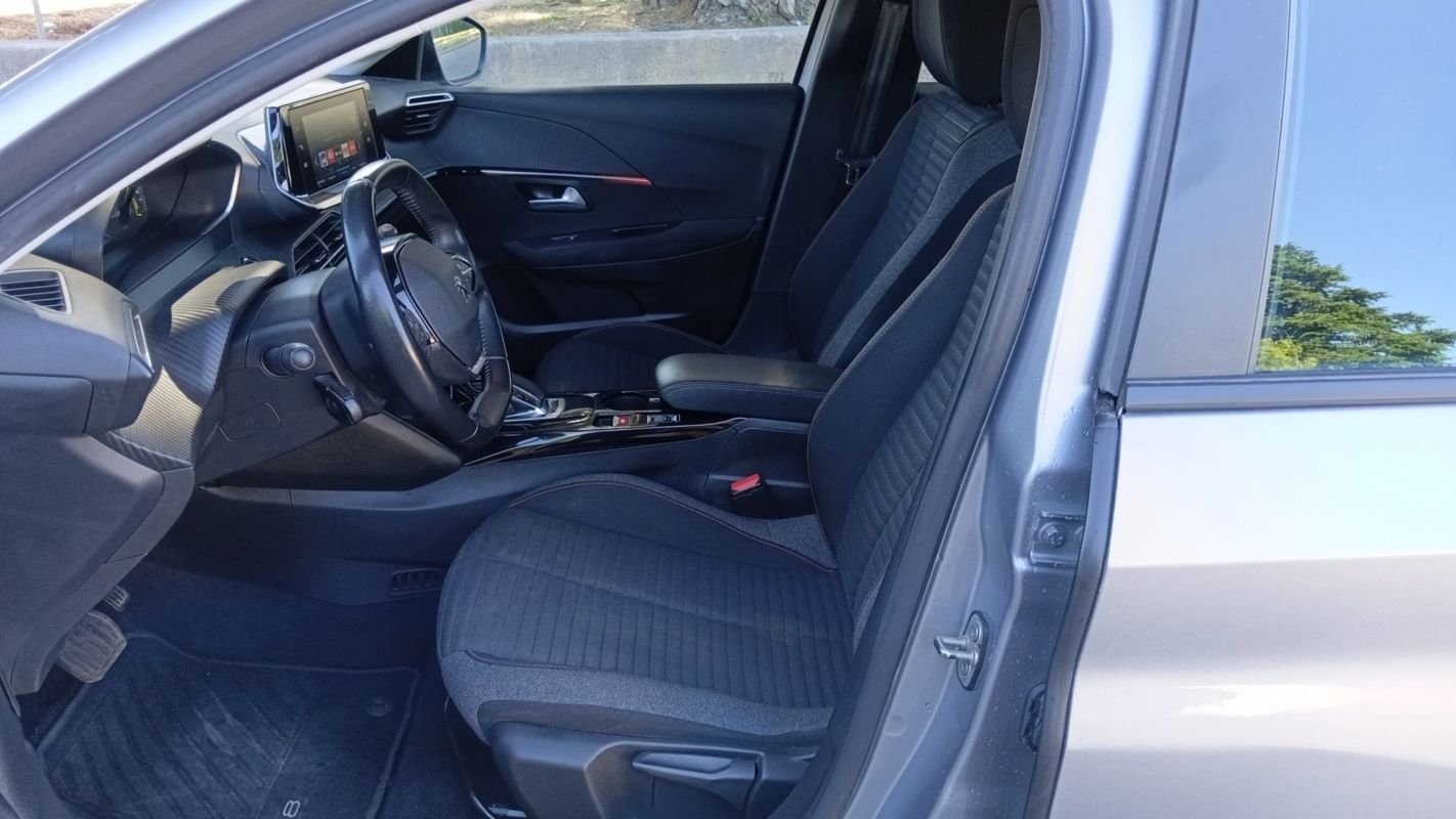 Peugeot E-208 - Photo 25
