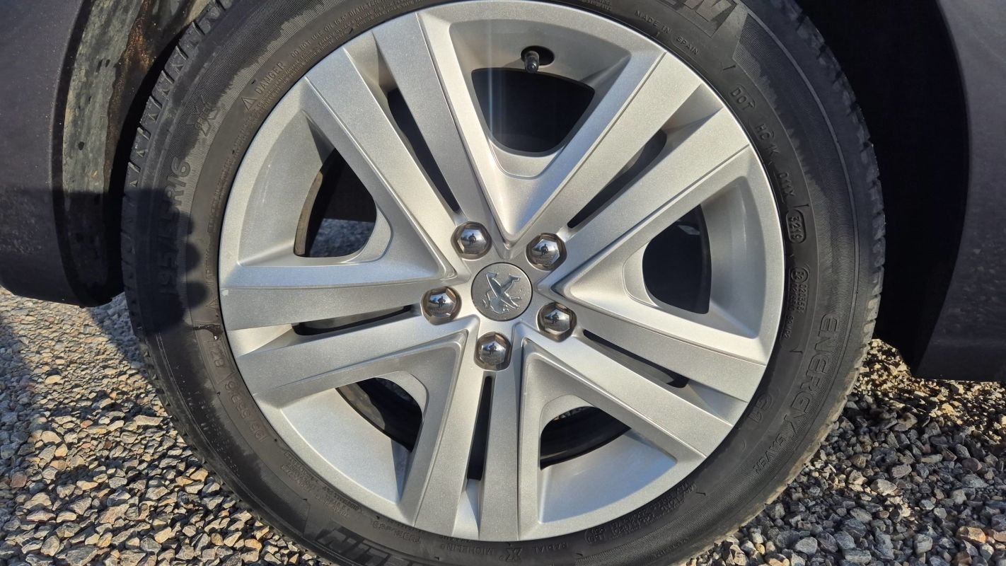 Peugeot 208 - Photo 16