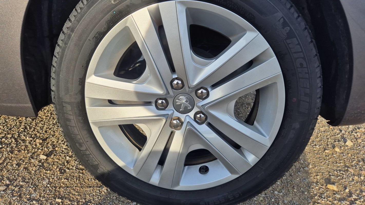 Peugeot 208 - Photo 19