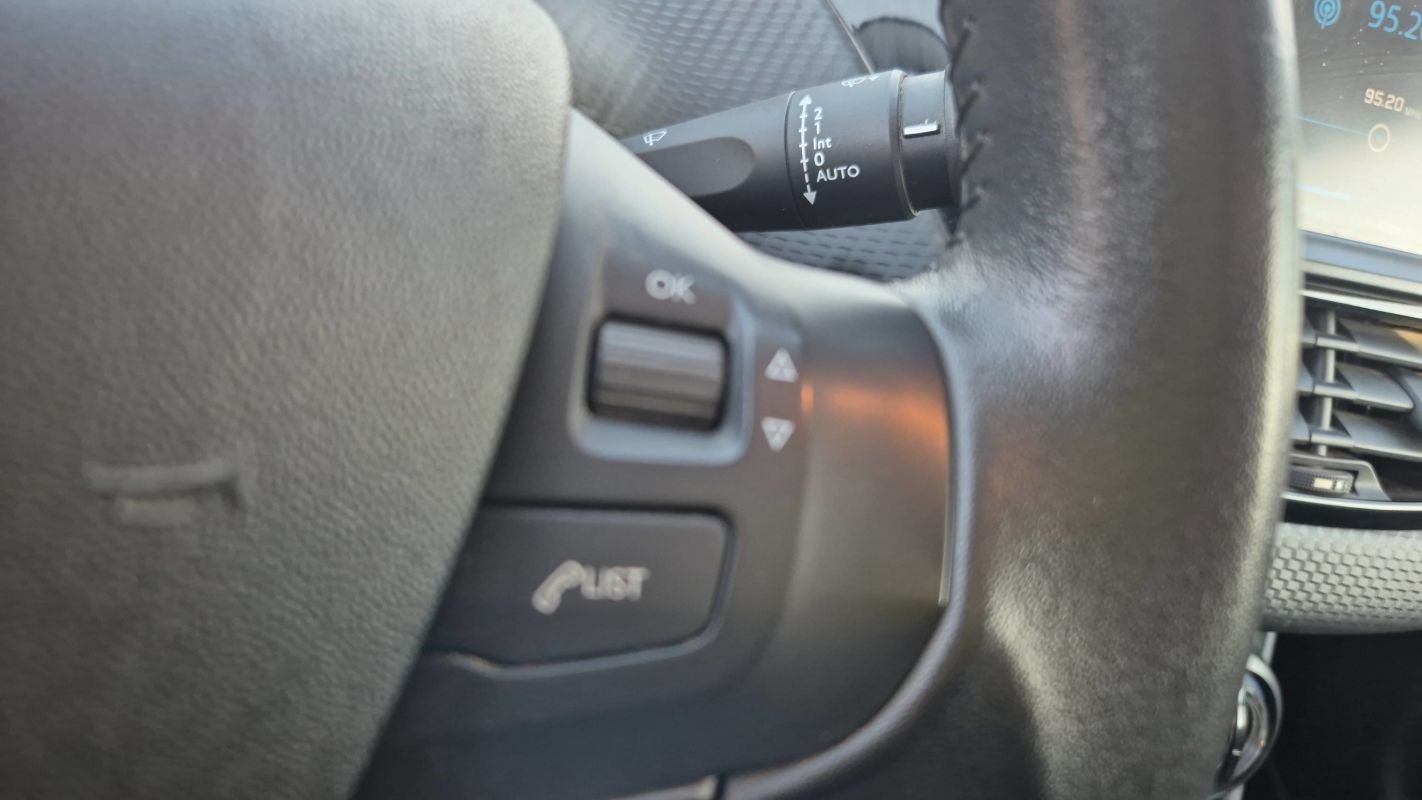 Peugeot 208 - Photo 26