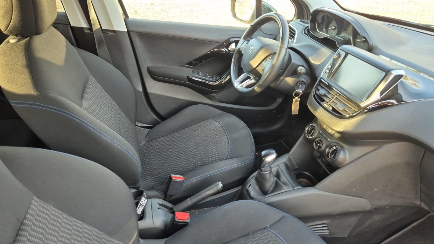 Peugeot 208 - Photo 27