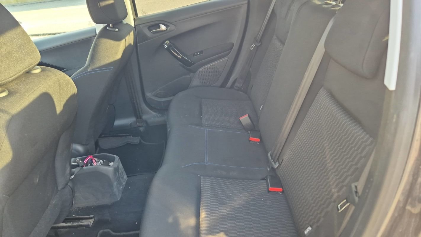 Peugeot 208 - Photo 28