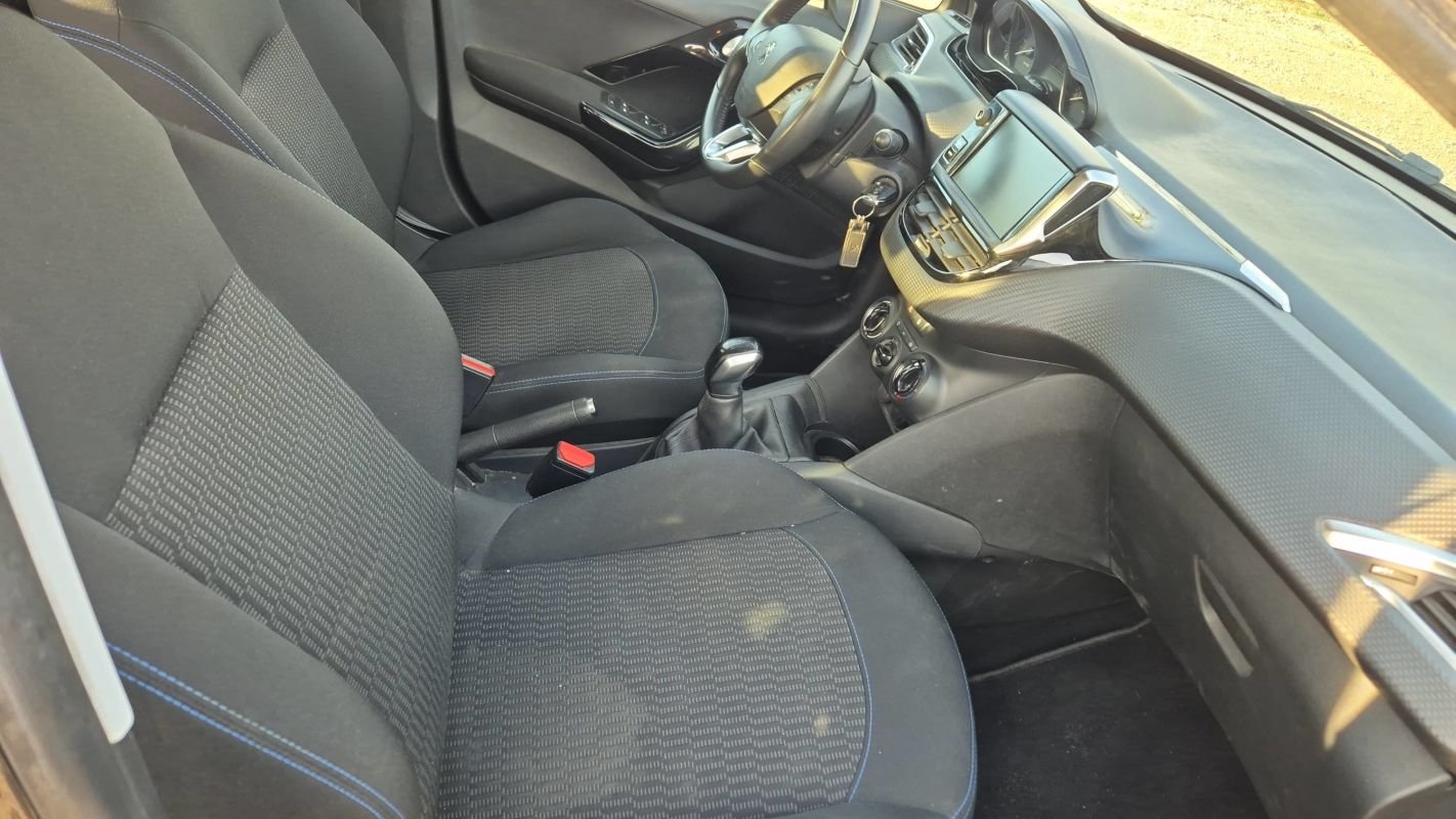 Peugeot 208 - Photo 29