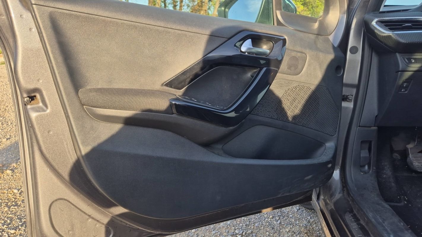 Peugeot 208 - Photo 7