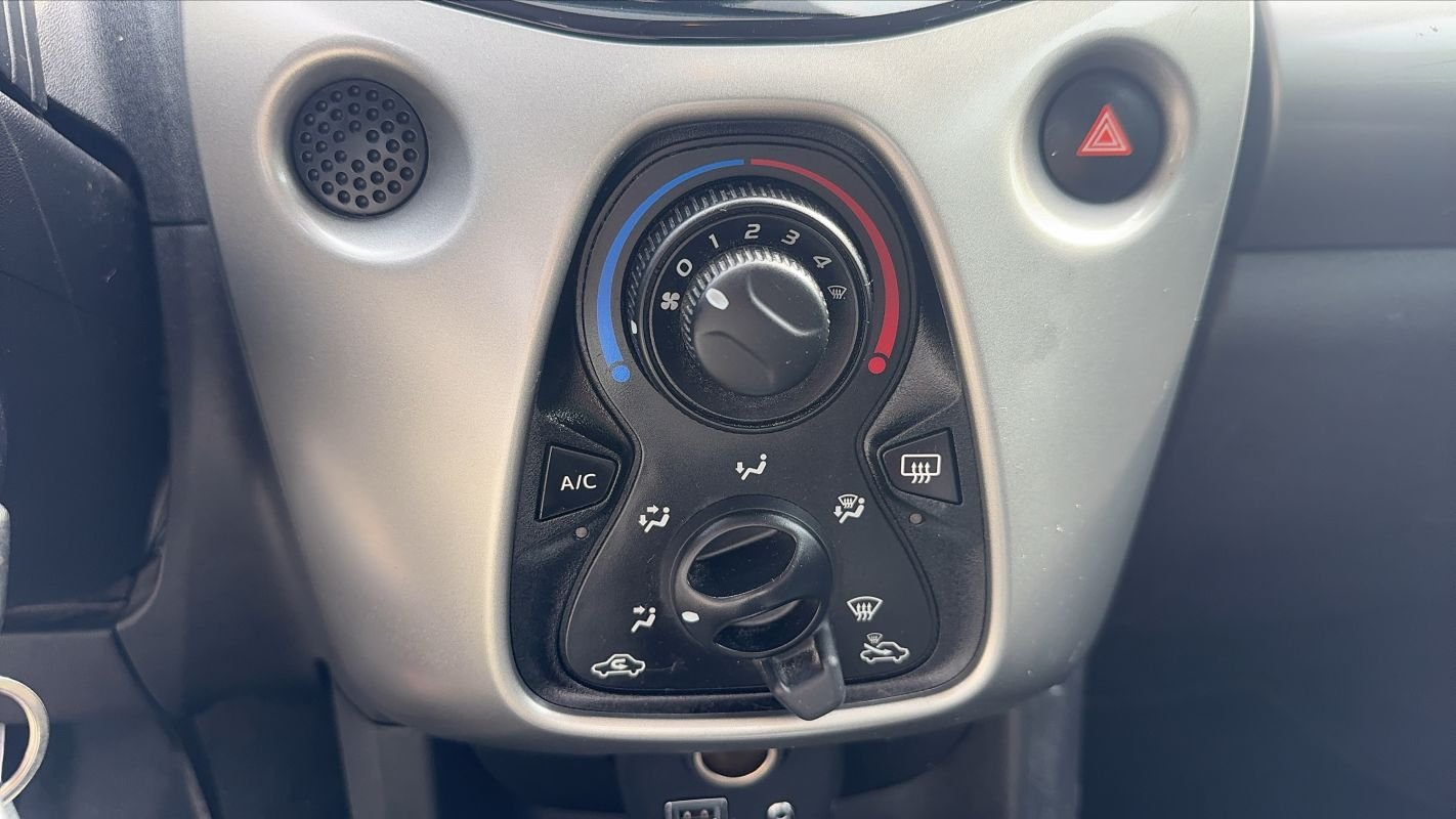 Toyota Aygo - Photo 13