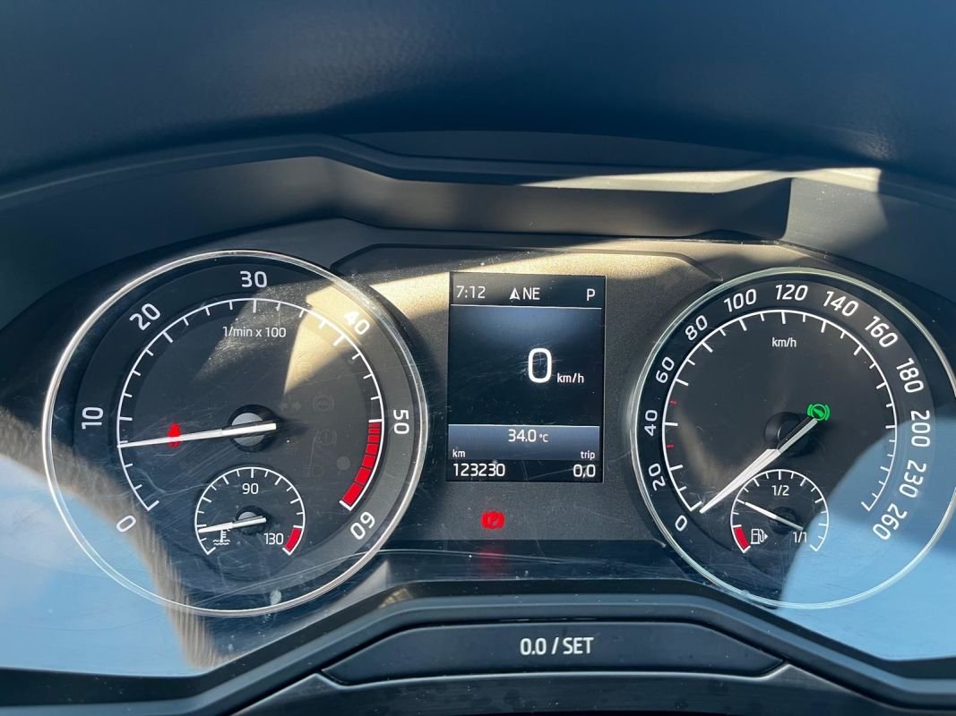 Skoda Superb - Photo 12