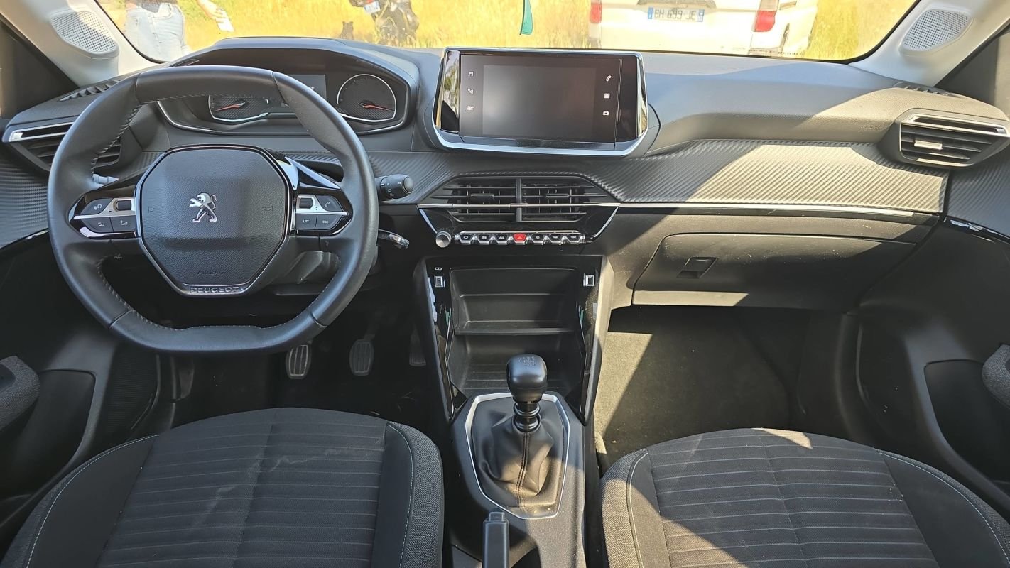 Peugeot 208 - Photo 11