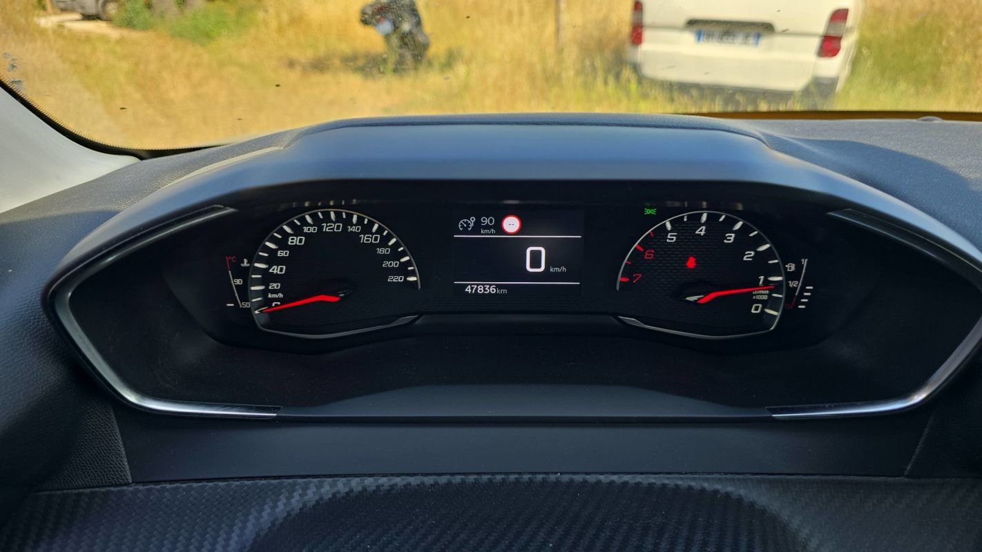 Peugeot 208 - Photo 12