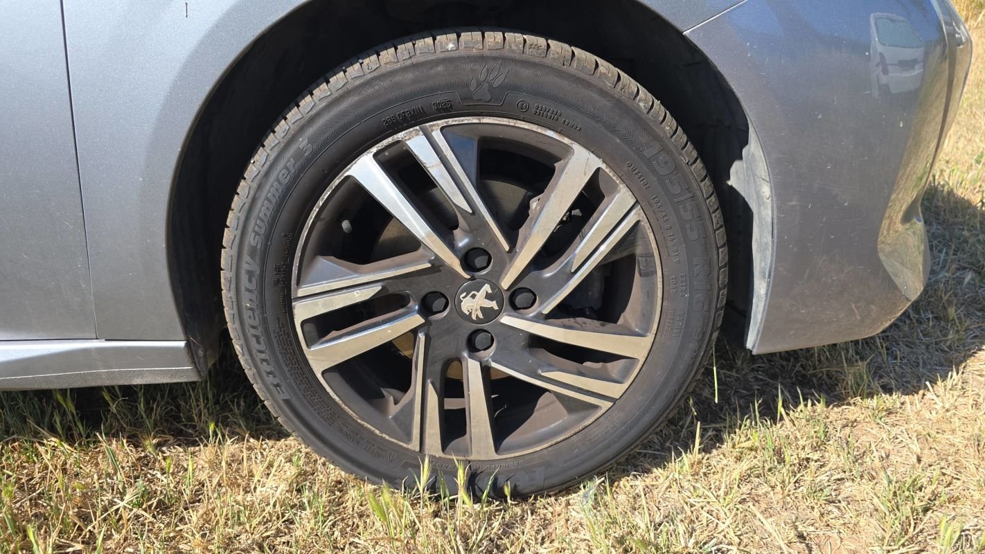 Peugeot 208 - Photo 17