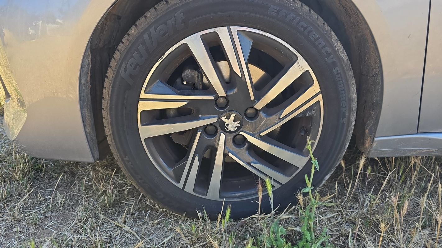 Peugeot 208 - Photo 18