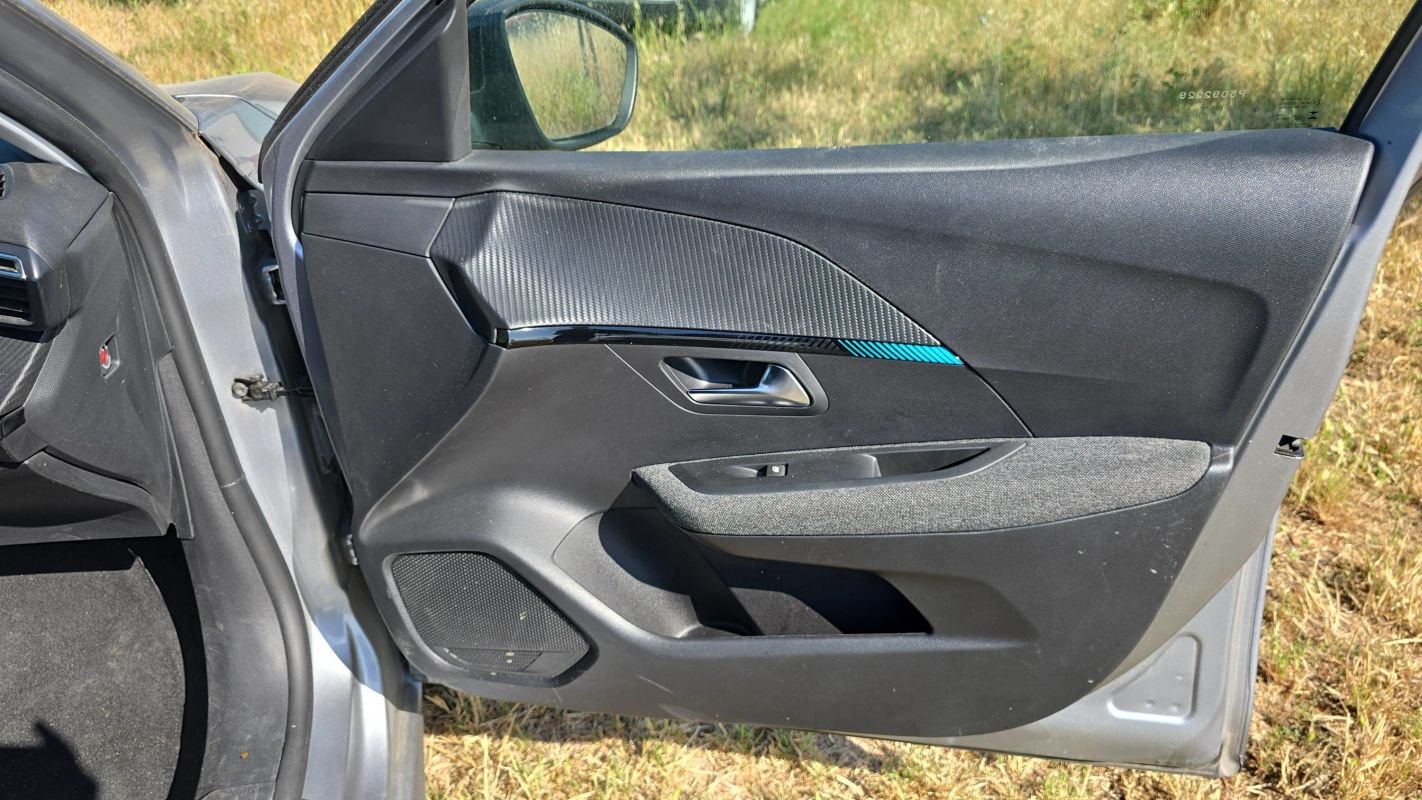 Peugeot 208 - Photo 23