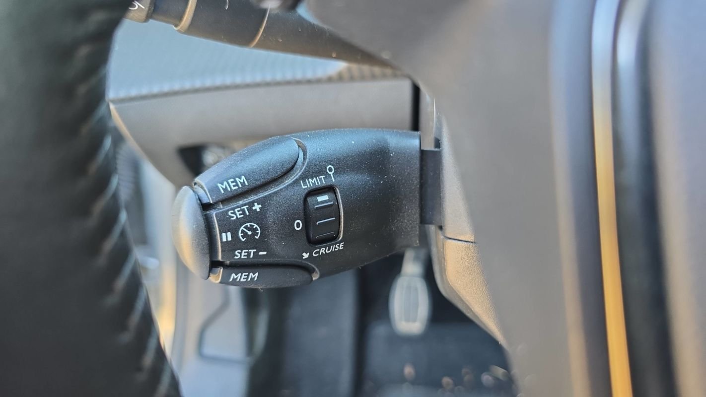 Peugeot 208 - Photo 24