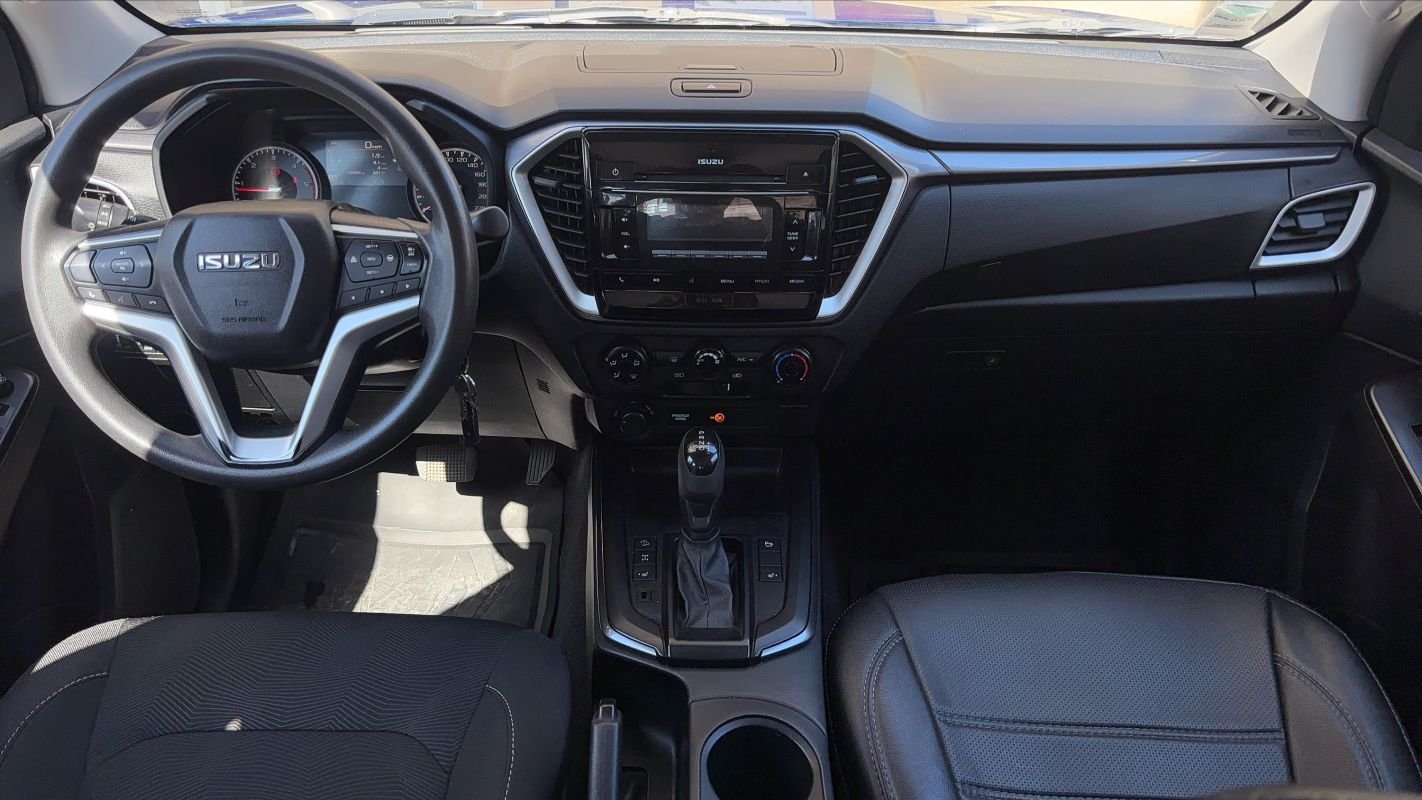Isuzu D-max - Photo 11