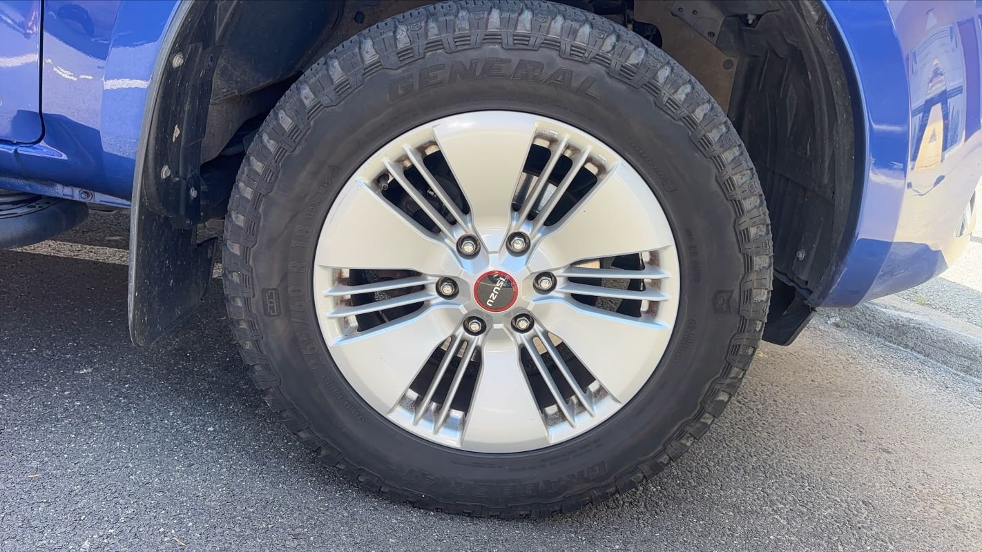 Isuzu D-max - Photo 17