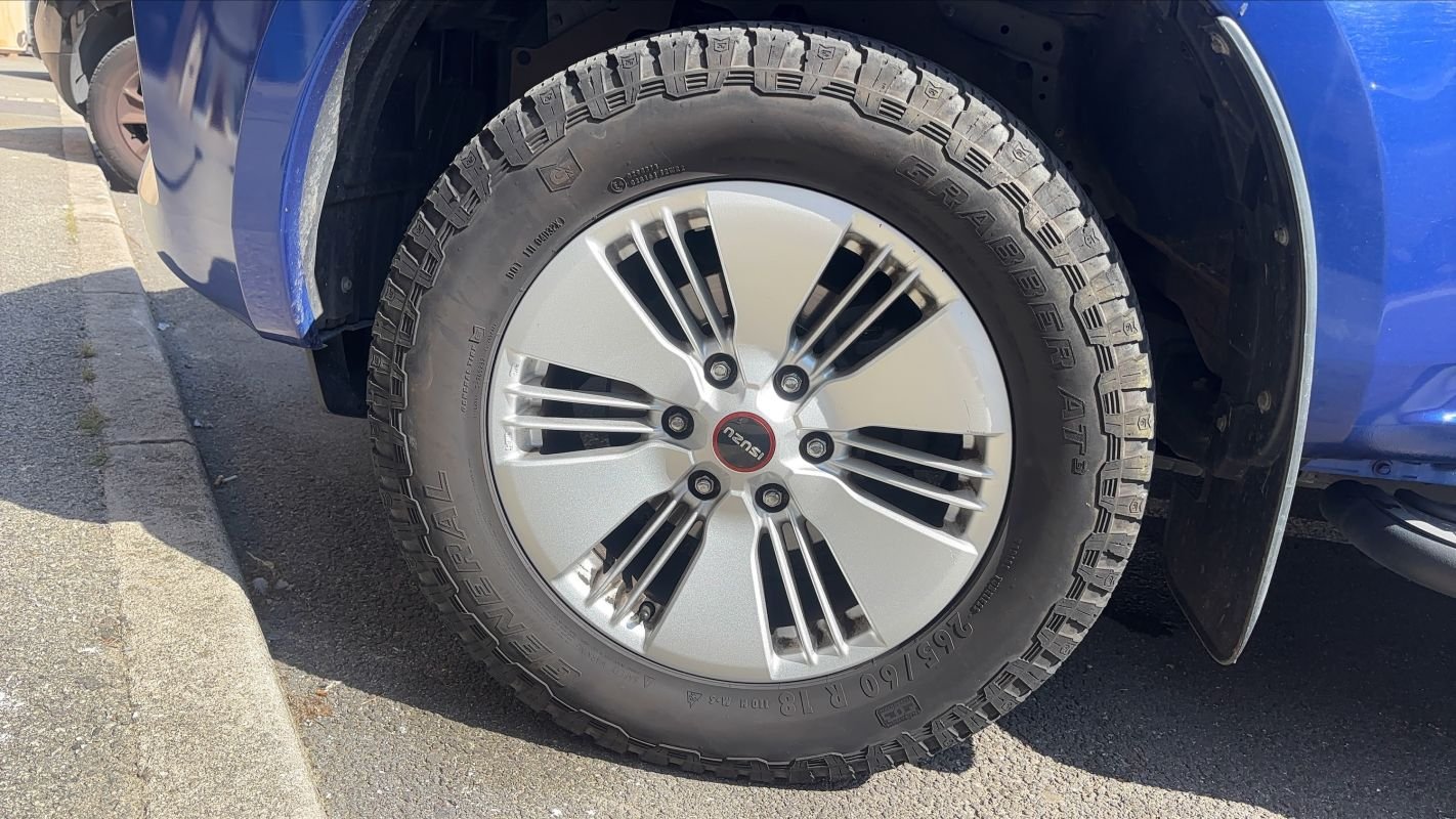 Isuzu D-max - Photo 18