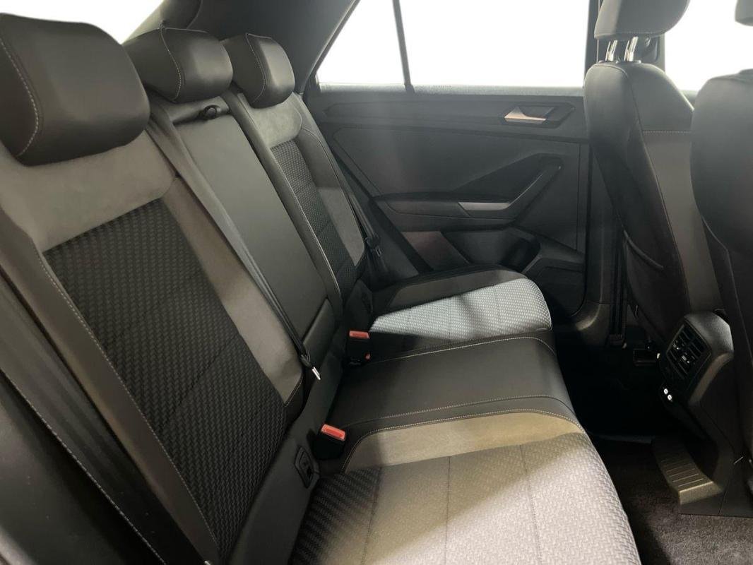 Volkswagen T-Roc - Photo 23