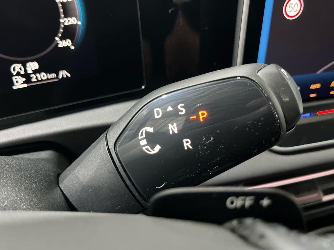 Volkswagen Tiguan - Photo 11