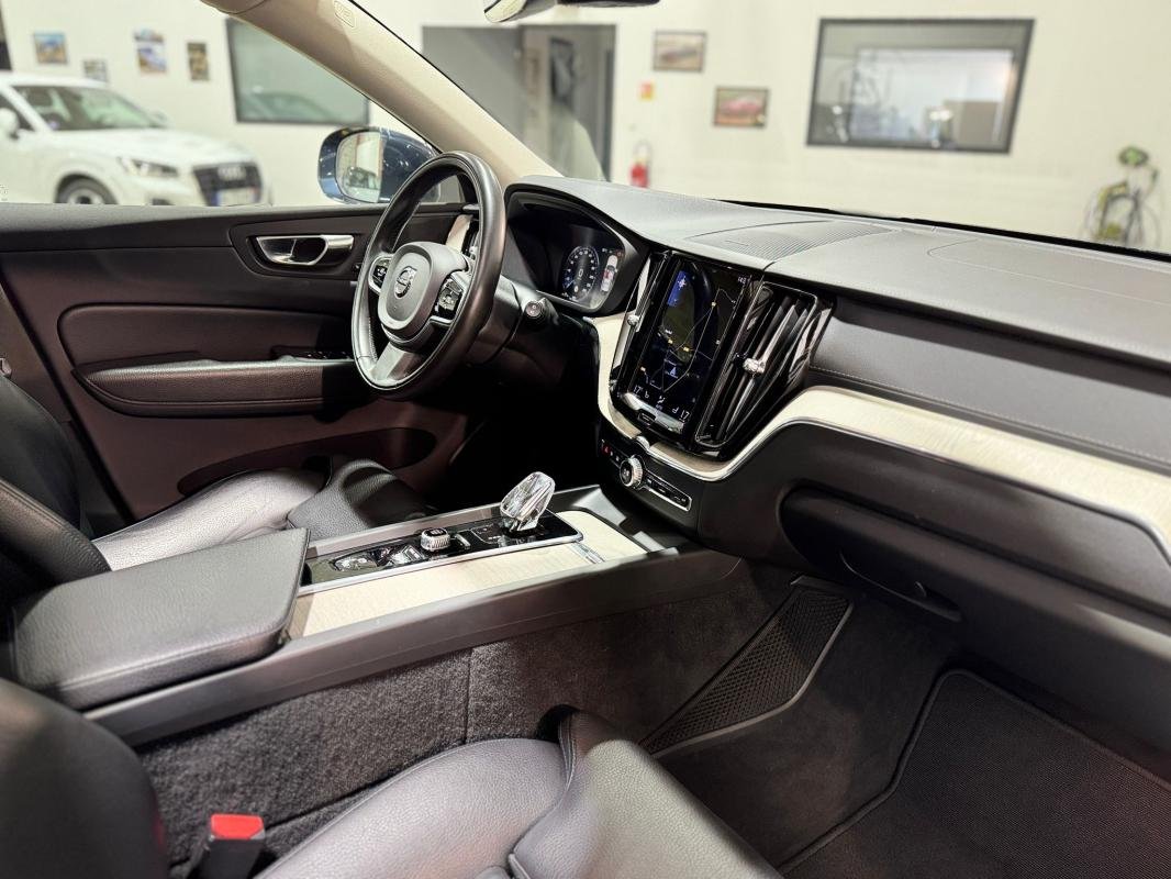Volvo XC60 - Photo 12