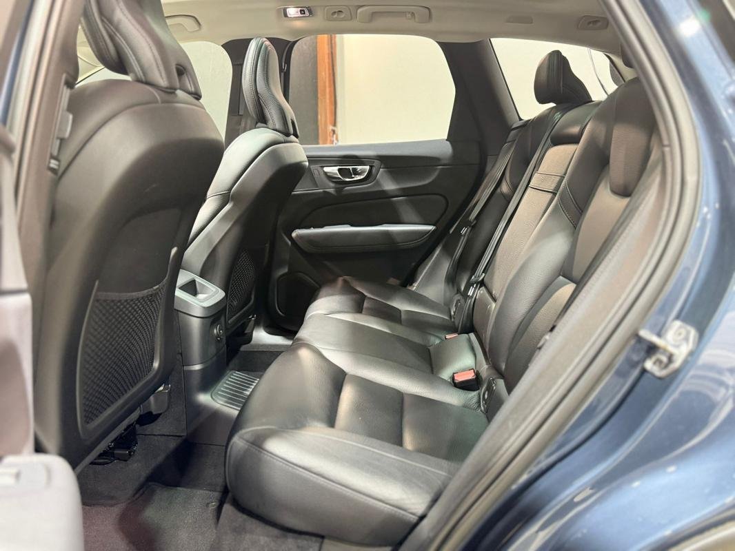 Volvo XC60 - Photo 13