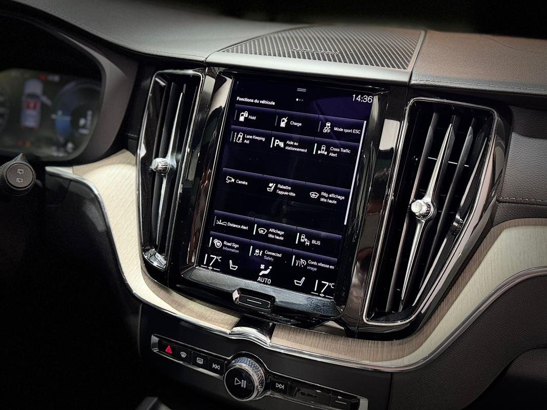 Volvo XC60 - Photo 17