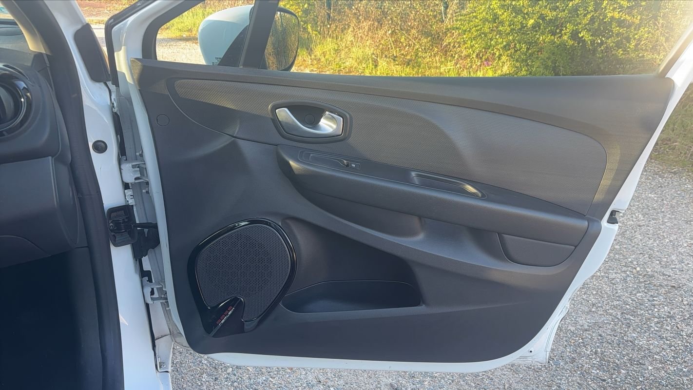 Renault Clio - Photo 23