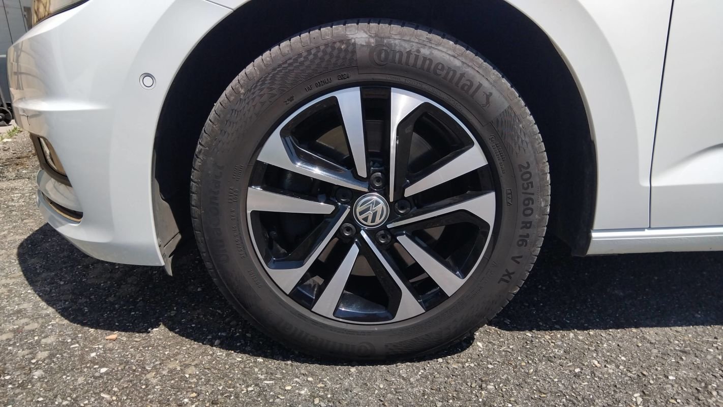 Volkswagen Touran - Photo 18