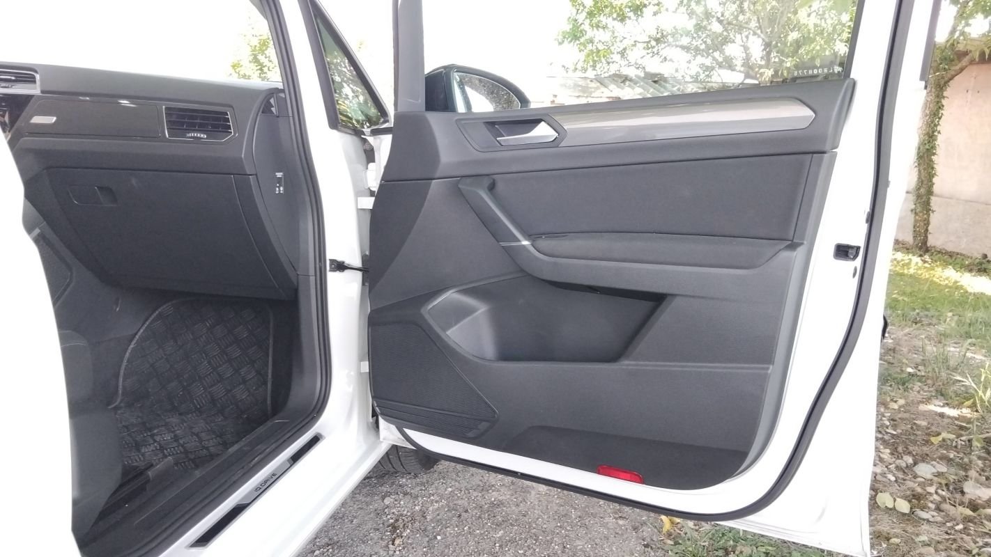 Volkswagen Touran - Photo 24
