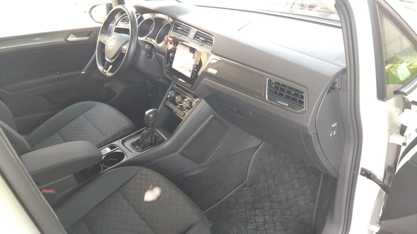 Volkswagen Touran - Photo 10