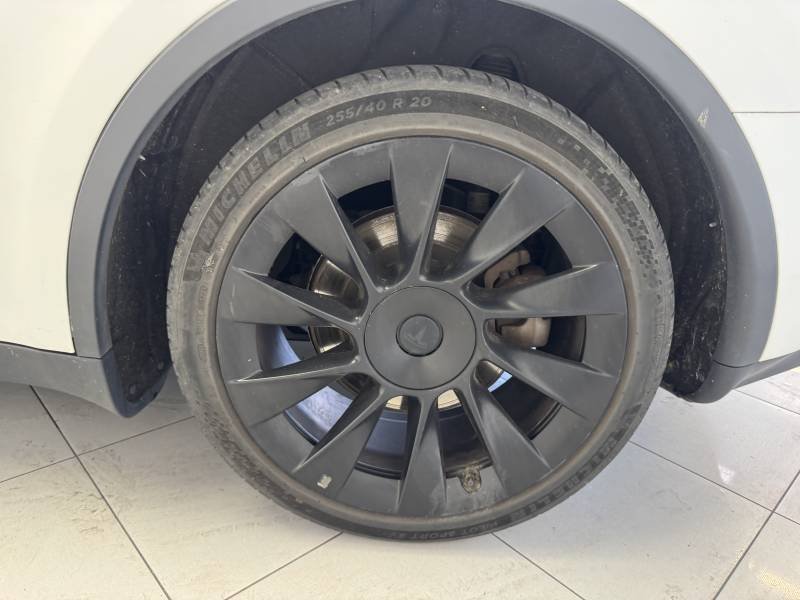 Tesla Model Y - Photo 11