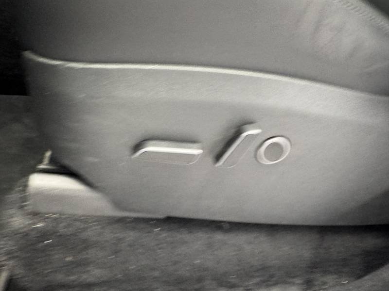 Tesla Model Y - Photo 17