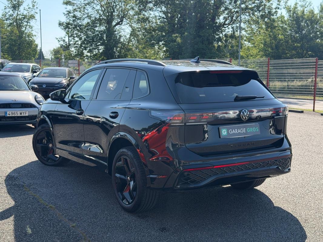 Volkswagen Tiguan - Photo 2