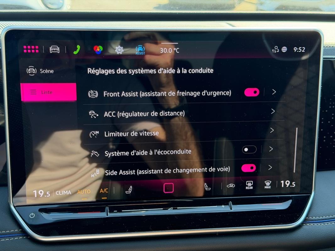 Volkswagen Tiguan - Photo 21