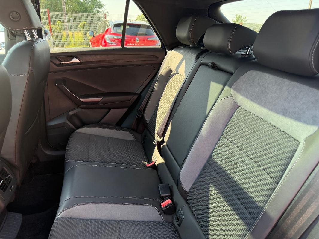 Volkswagen T-Roc - Photo 30