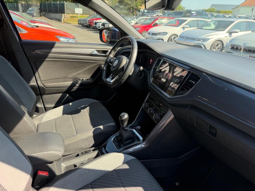 Volkswagen T-Roc - Photo 35