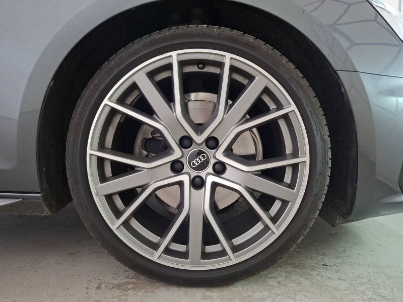 Audi A4 - Photo 17