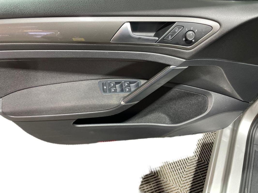 Volkswagen Golf - Photo 15
