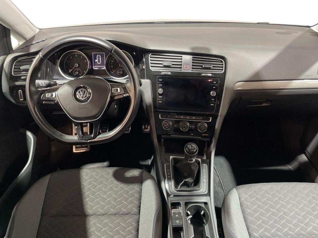 Volkswagen Golf - Photo 24