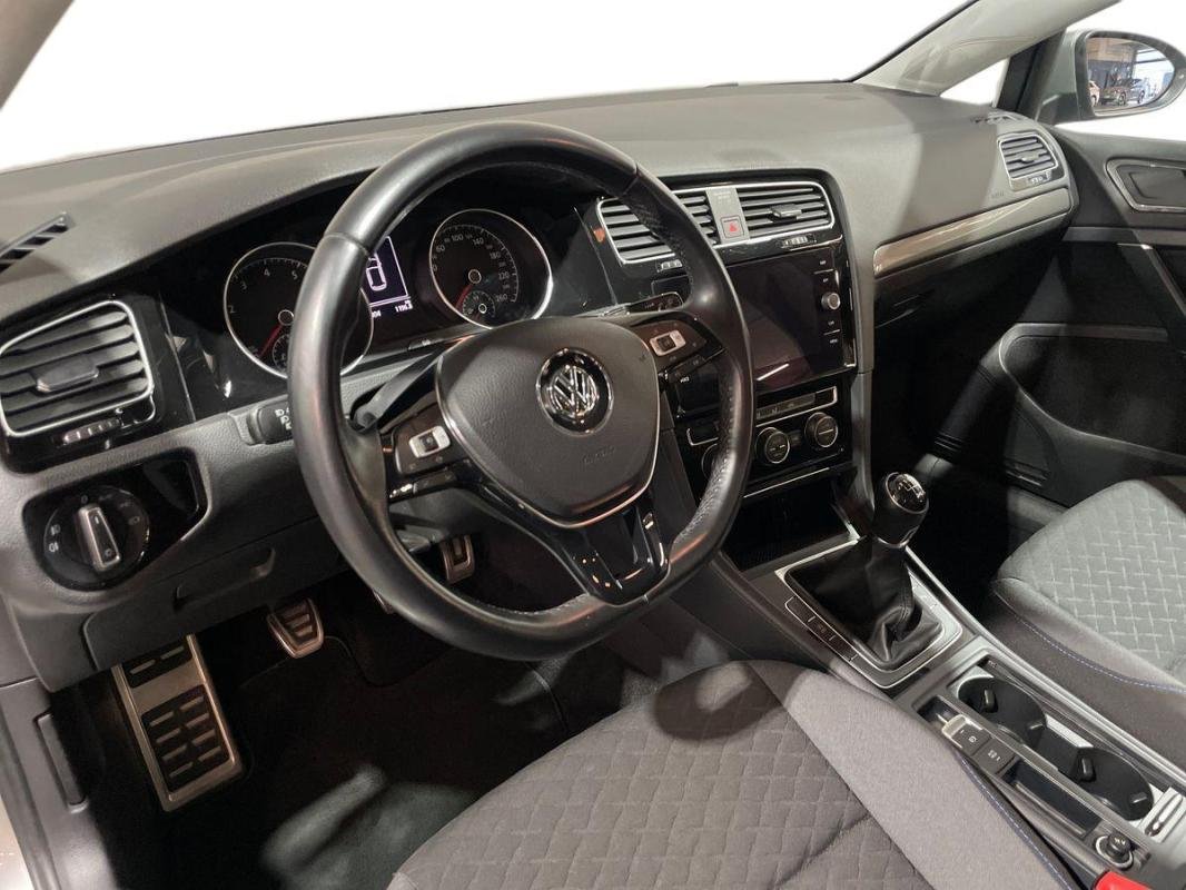 Volkswagen Golf - Photo 9