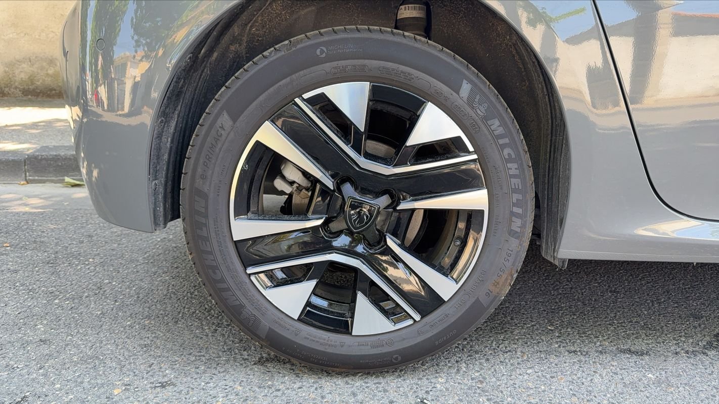 Peugeot 208 - Photo 16