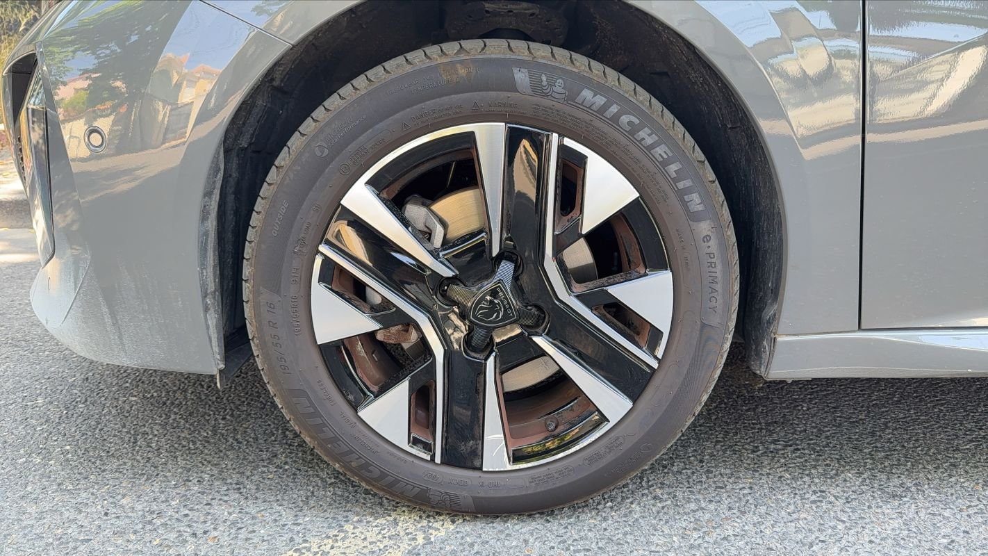 Peugeot 208 - Photo 18