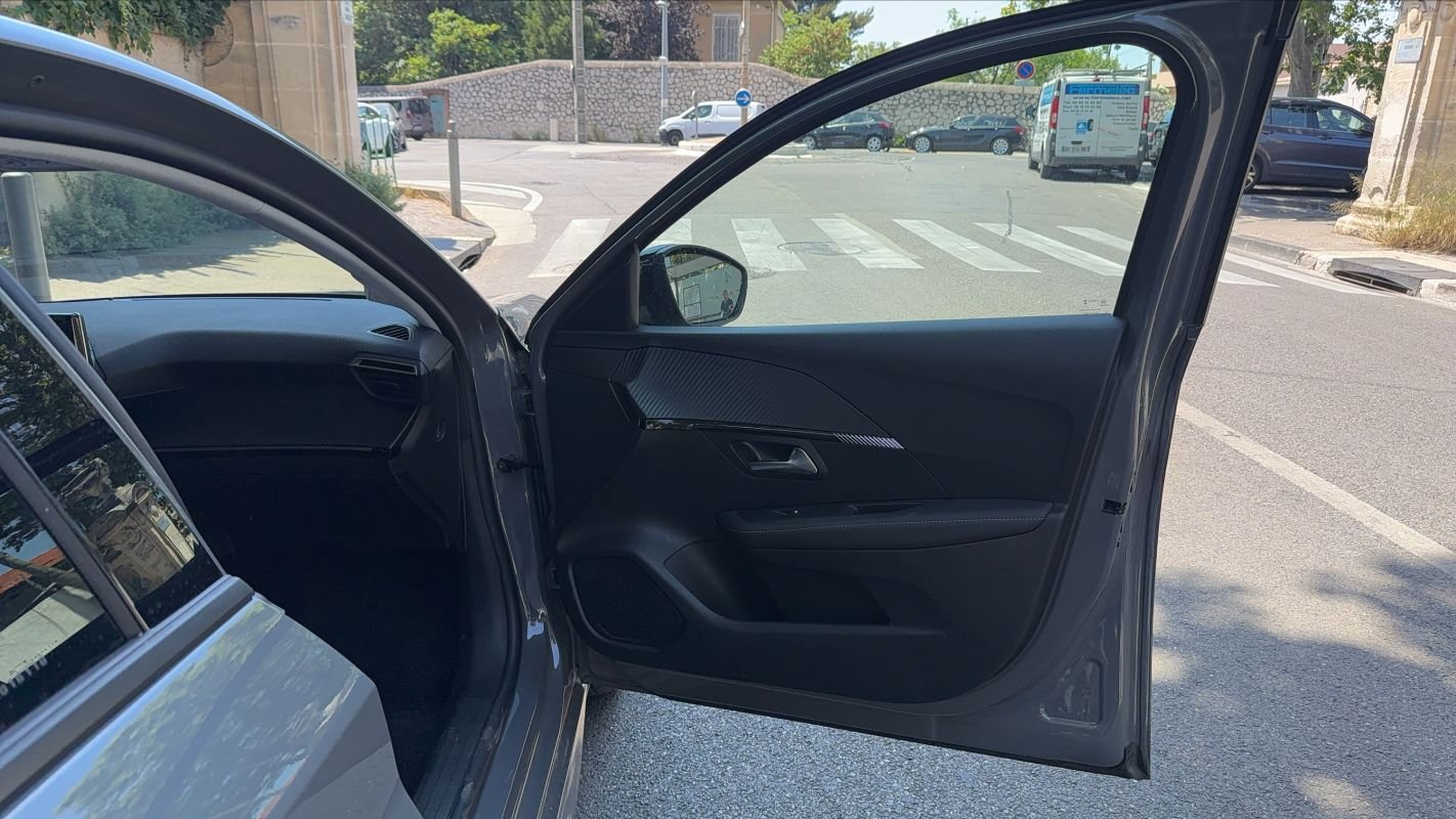 Peugeot 208 - Photo 22